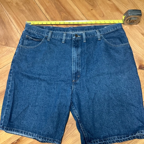 Wrangler Classic Blue Jean Shorts size 44 regular relaxed fit - Picture 4 of 7